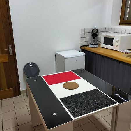 Studio Confortable Proche Des Sites Touristiques Issendolus Екстериор снимка
